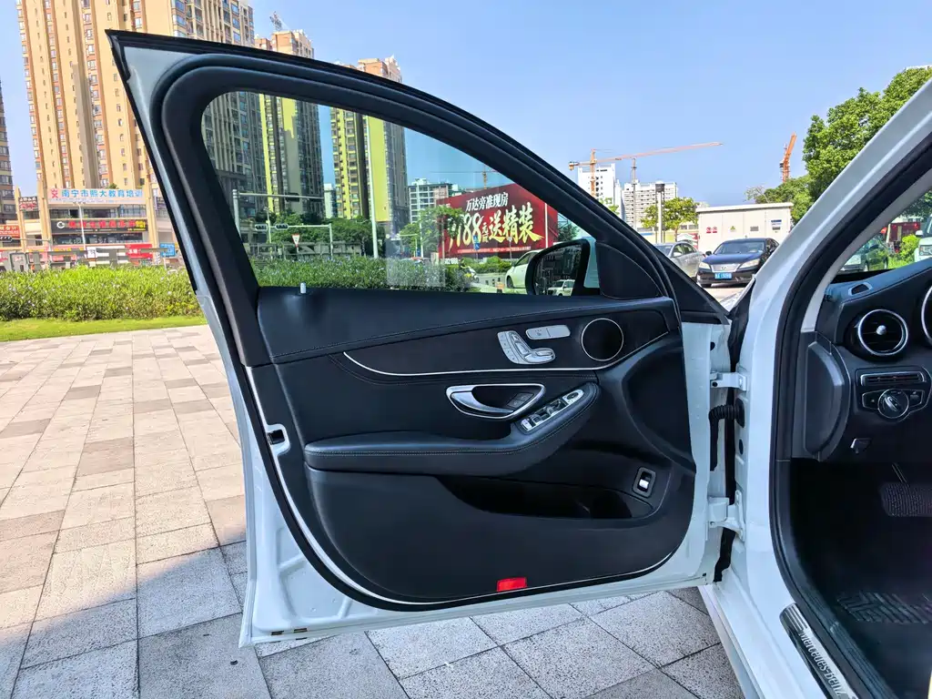 Mercedes-Benz C-Class 2020 — фото 17