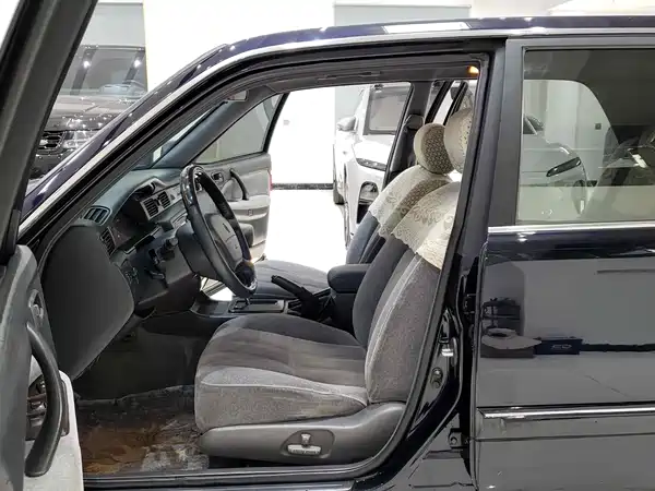 Toyota Crown 2016