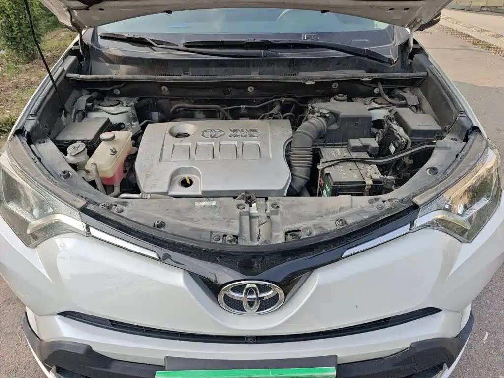 Toyota RAV4 2017 — фото 11