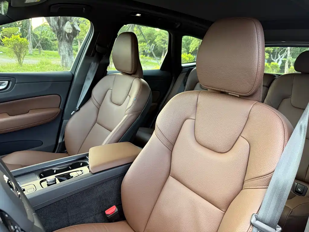 Volvo XC60 PHEV 2024 — фото 16