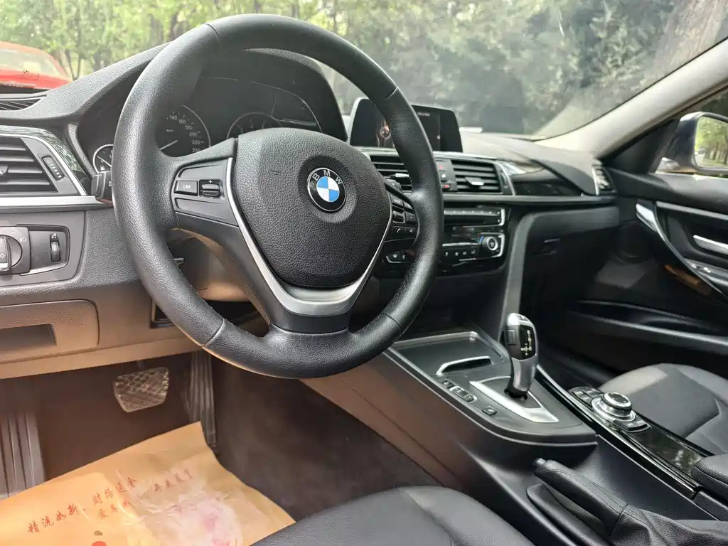 BMW 3 Series 2016 — фото 10