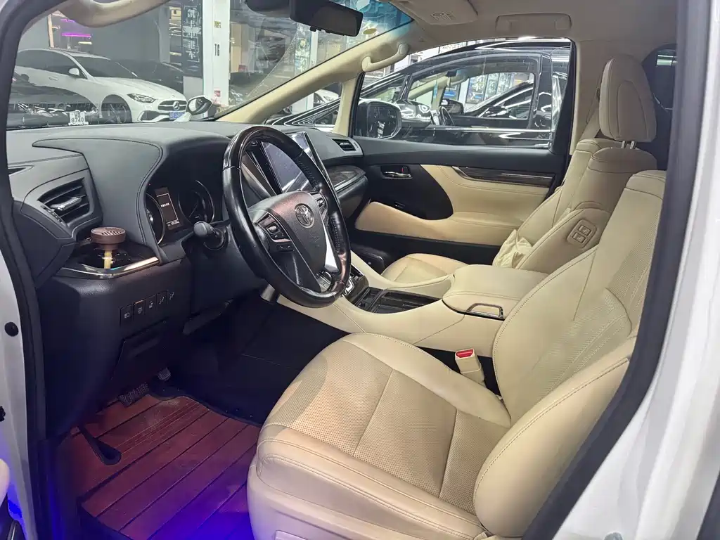 Toyota Vellfire 2022 — фото 4