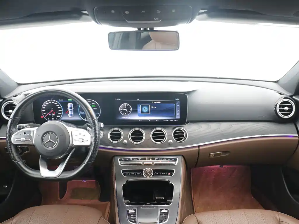 Mercedes-Benz E-Class 2021 — фото 11