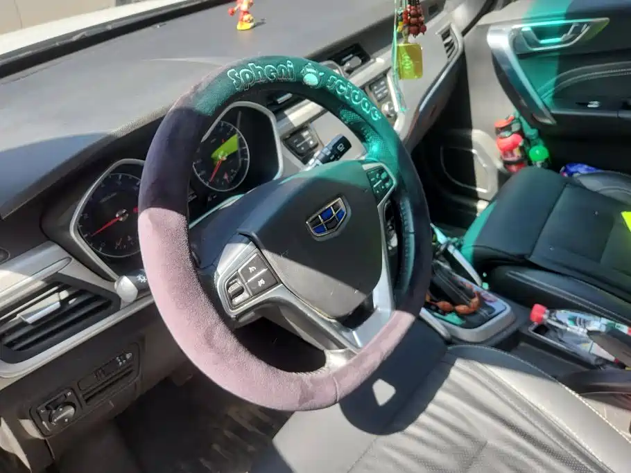 Geely Vision X3 2018 — фото 15