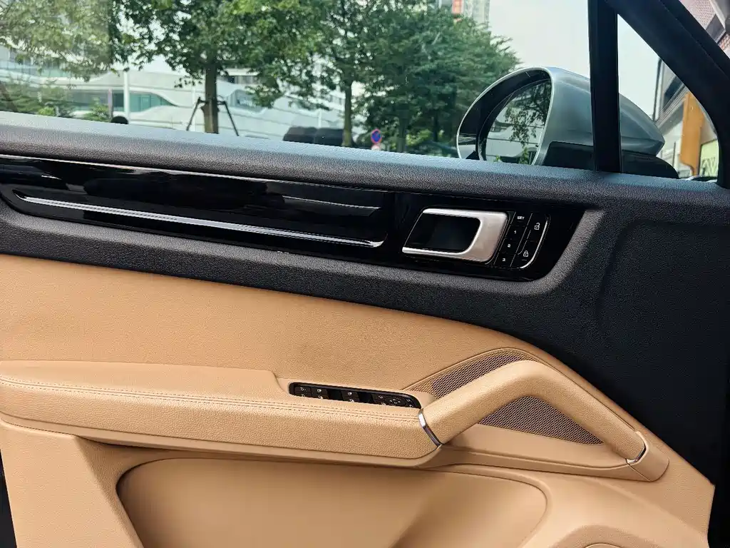 Porsche Cayenne 2020 — фото 15