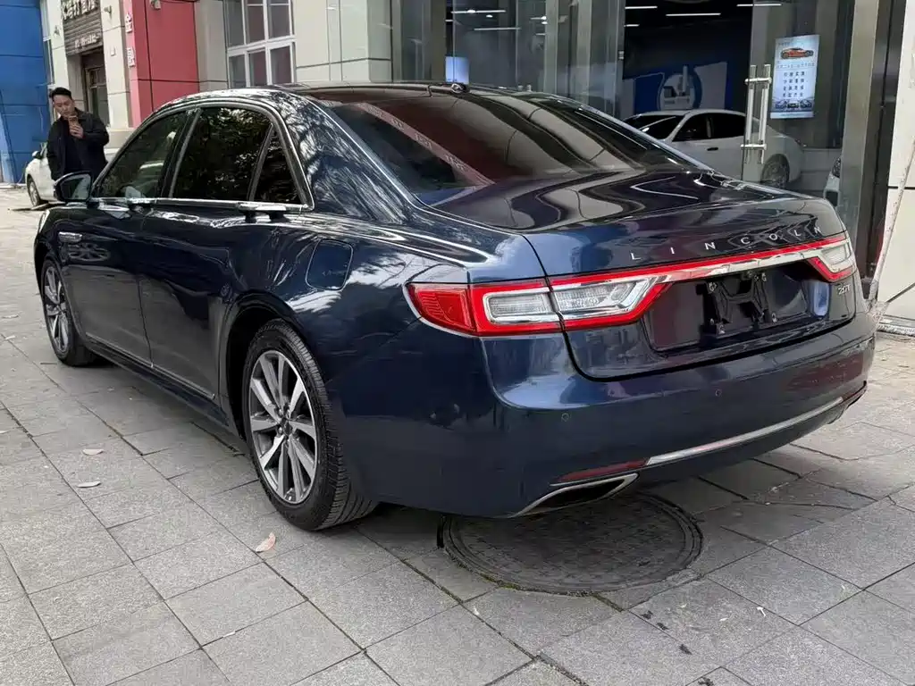 Lincoln Continental 2018 — фото 4
