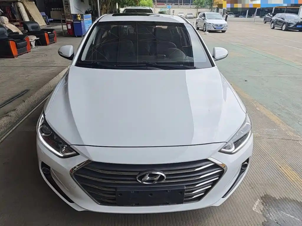 Hyundai Elantra 2017 — фото 3