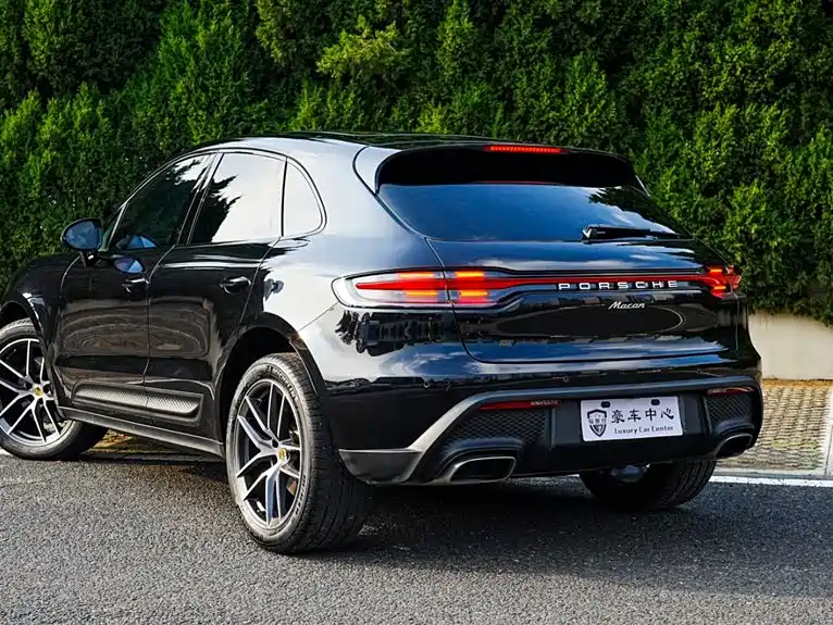 Porsche Macan 2025