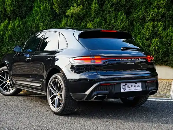 Porsche Macan 2025