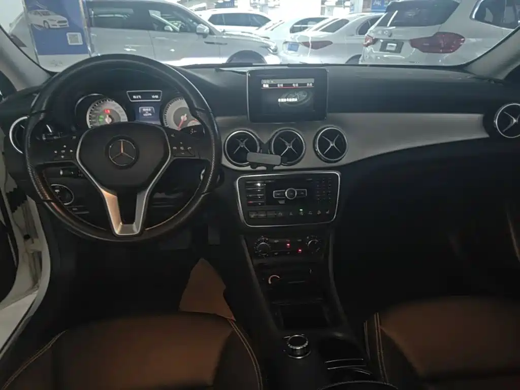 Mercedes-Benz GLA 2015 — фото 10
