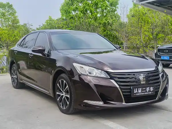 Toyota Crown 2018
