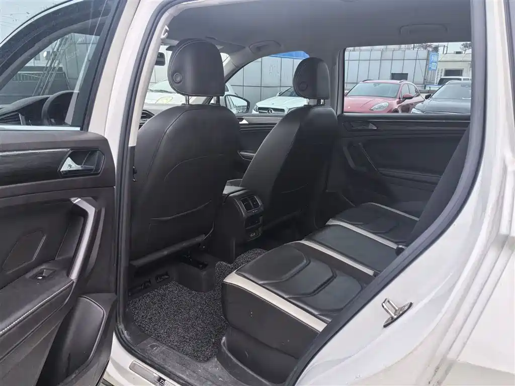 Volkswagen Tiguan L 2017 — фото 16