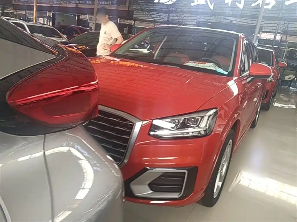 Audi Q2L 2020 — фото 2