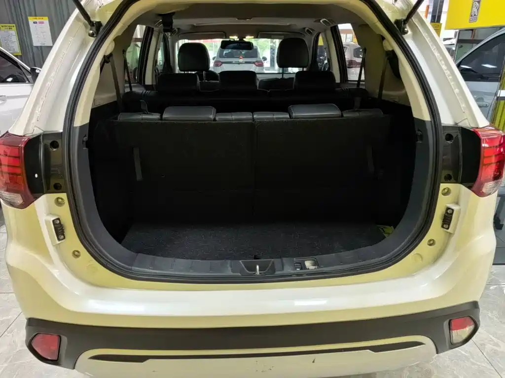 Mitsubishi Outlander 2020 — фото 19