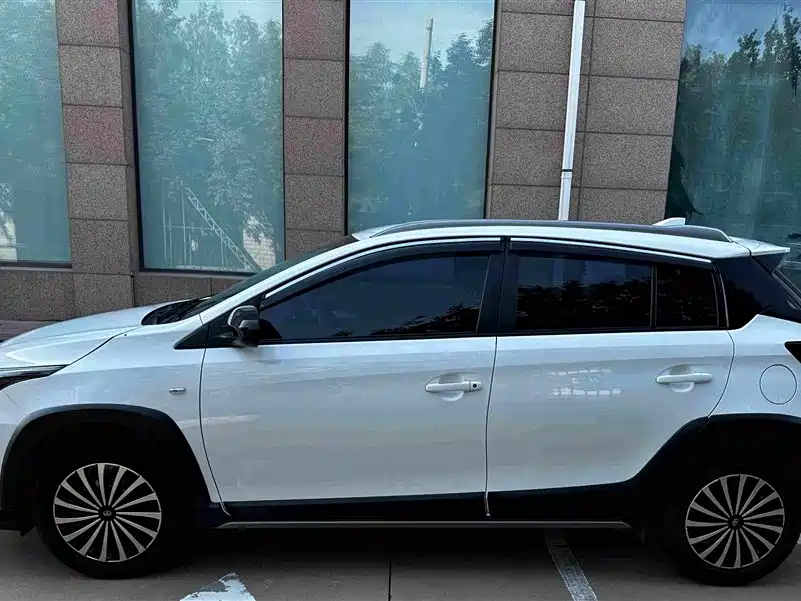 Toyota Yaris L 2021