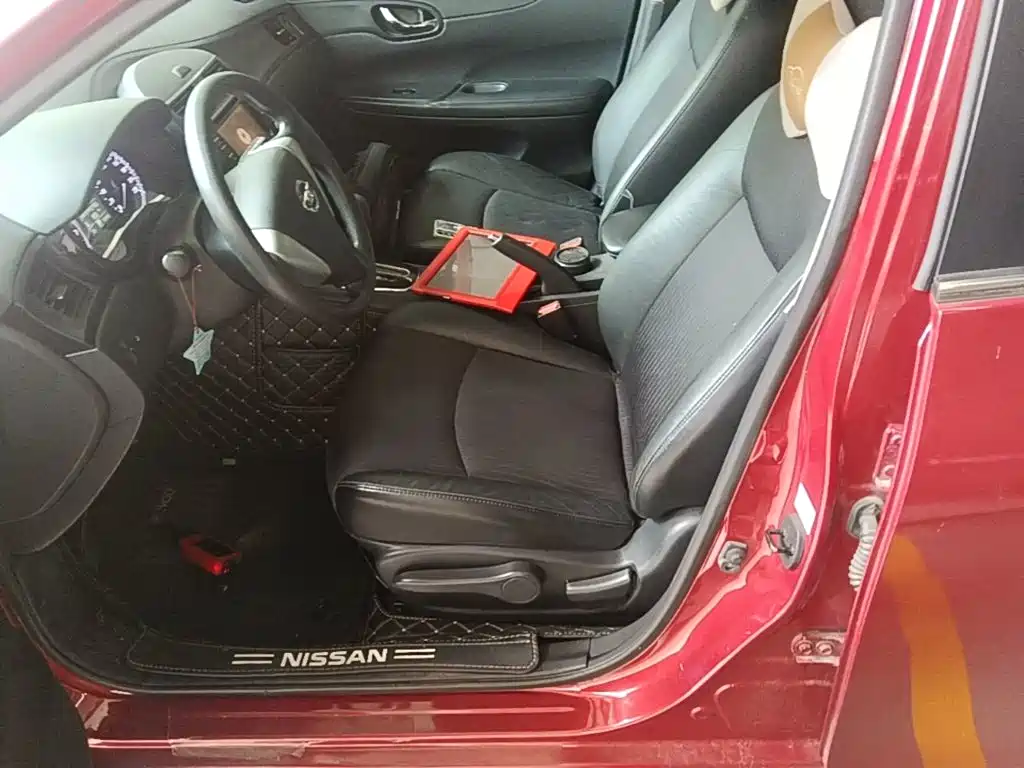 Nissan Tiida 2014 — фото 15
