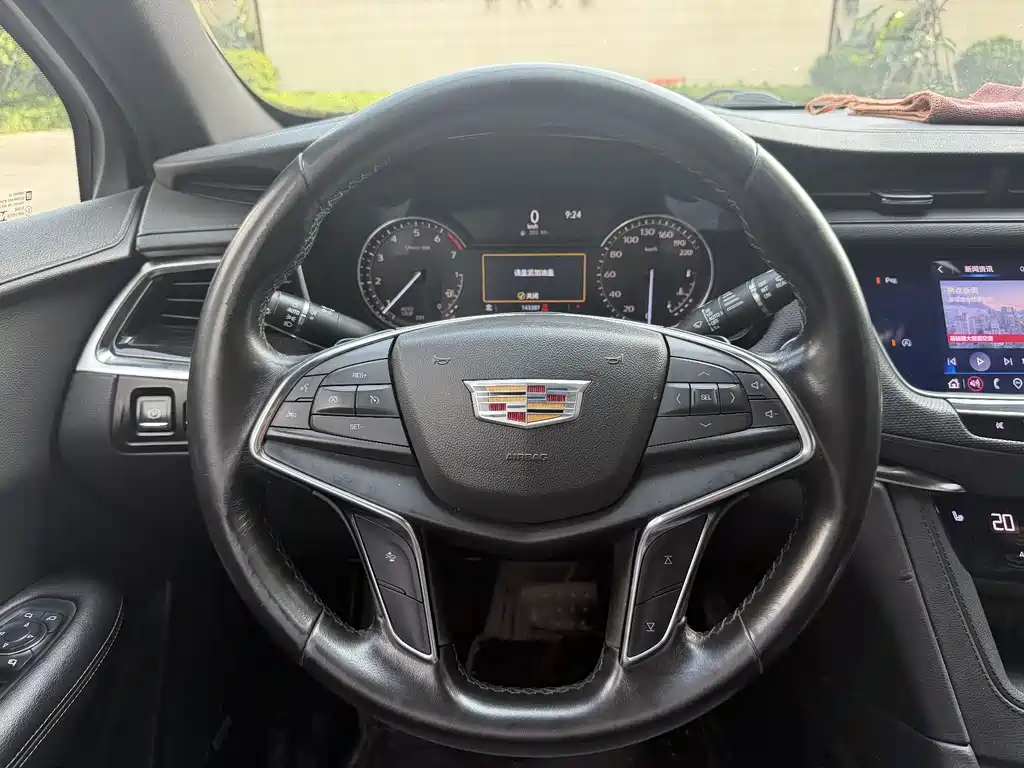Cadillac XT5 2021 — фото 8