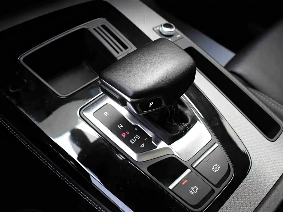 Audi Q5L 2022 — фото 9
