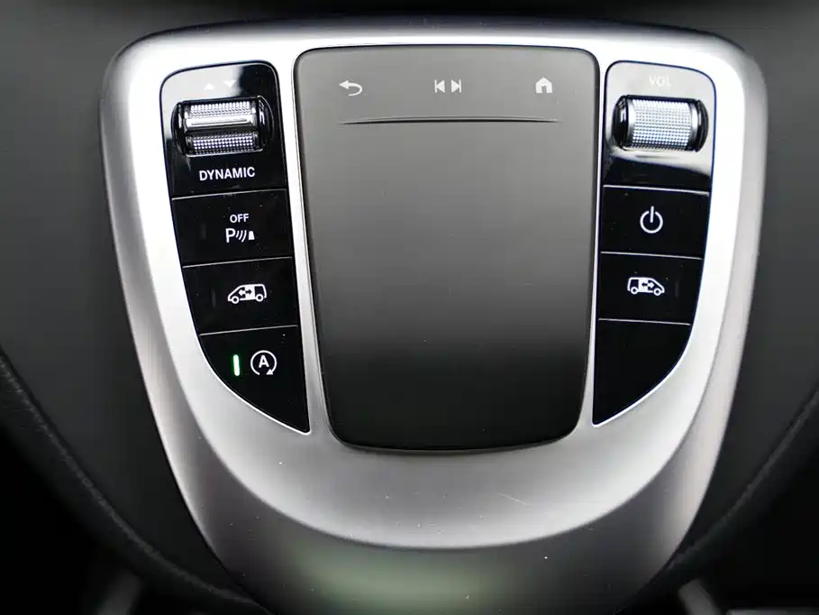 Mercedes-Benz V-Class 2023 — фото 12