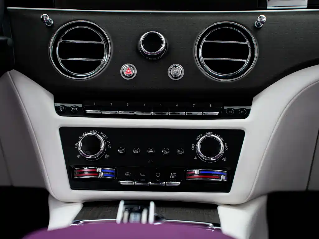 Rolls-Royce Phantom 2025 — фото 17