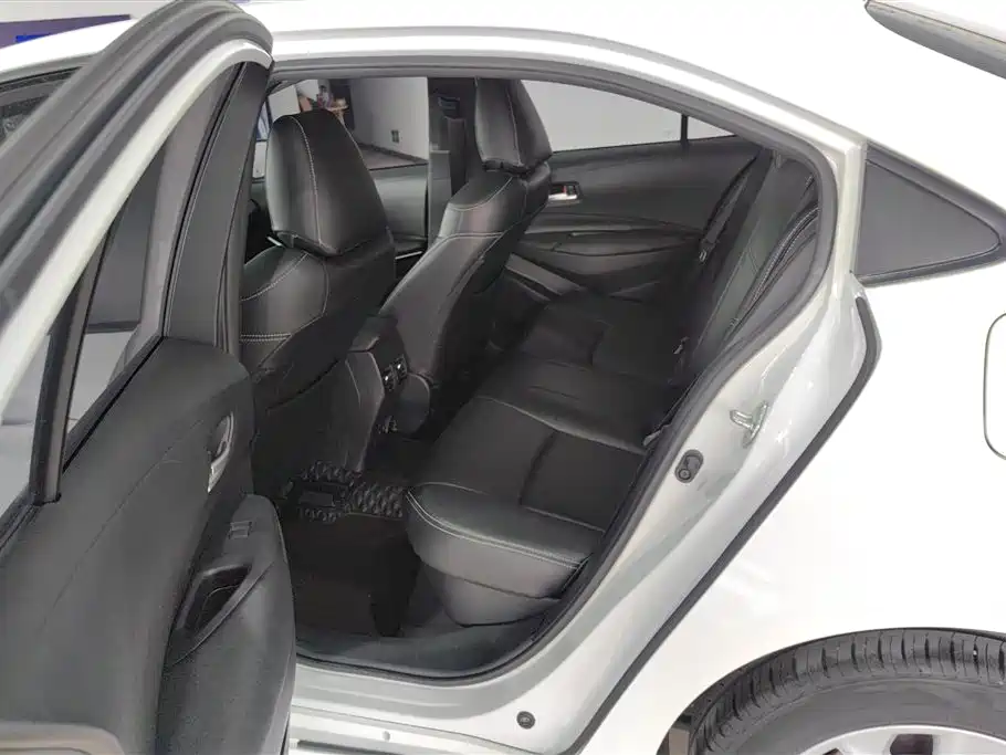 Toyota Corolla 2022 — фото 11