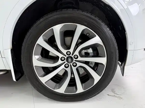 Land Rover Discovery Sport 2021