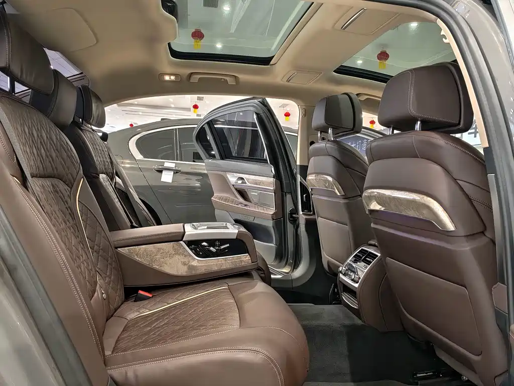 BMW 7 Series 2020 — фото 14