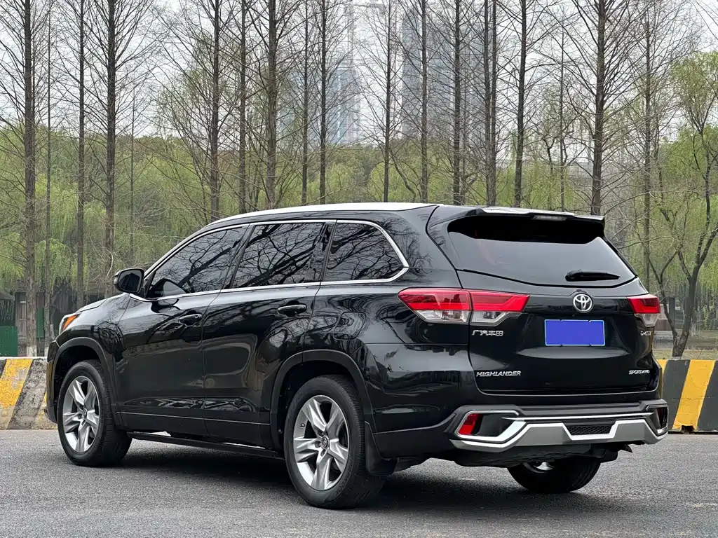 Toyota Highlander 2020 — фото 24