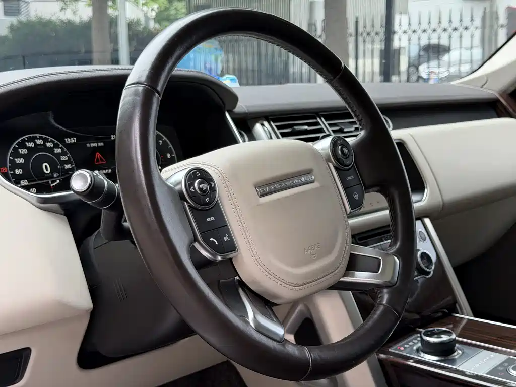 Land Rover Range Rover 2017 — фото 18