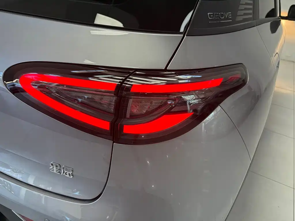 Geely Galaxy Starwish 2025 — фото 17