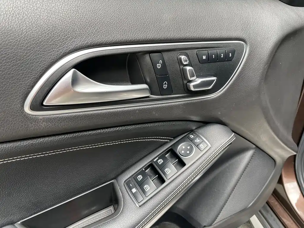 Mercedes-Benz GLA 2018 — фото 9