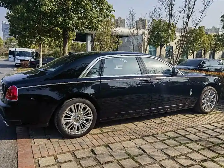 Rolls-Royce Ghost 2013 — фото 8