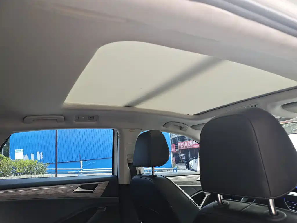 Volkswagen Sagitar 2023