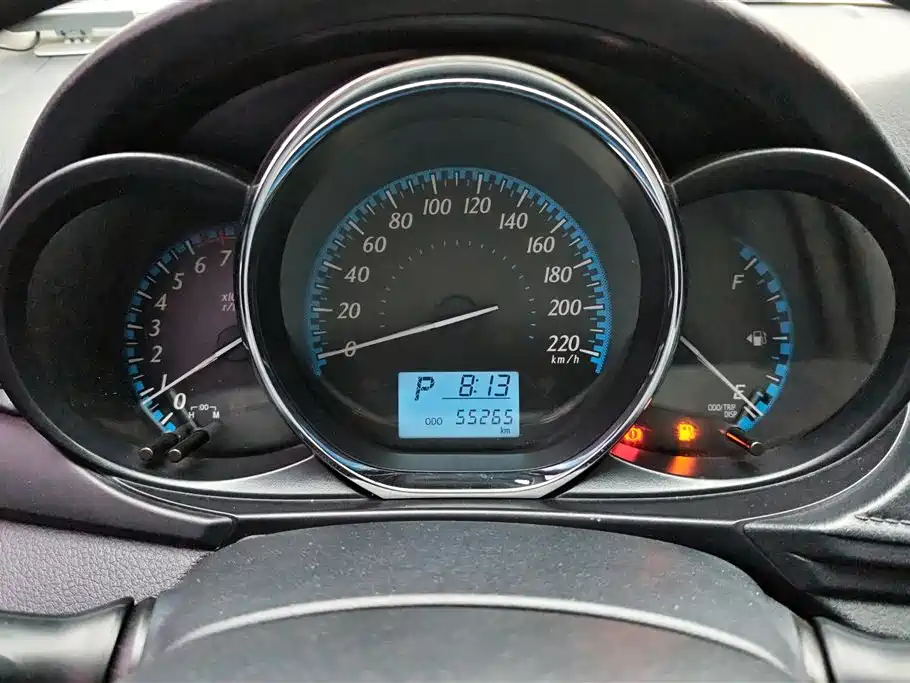 Toyota Yaris L 2017 — фото 14