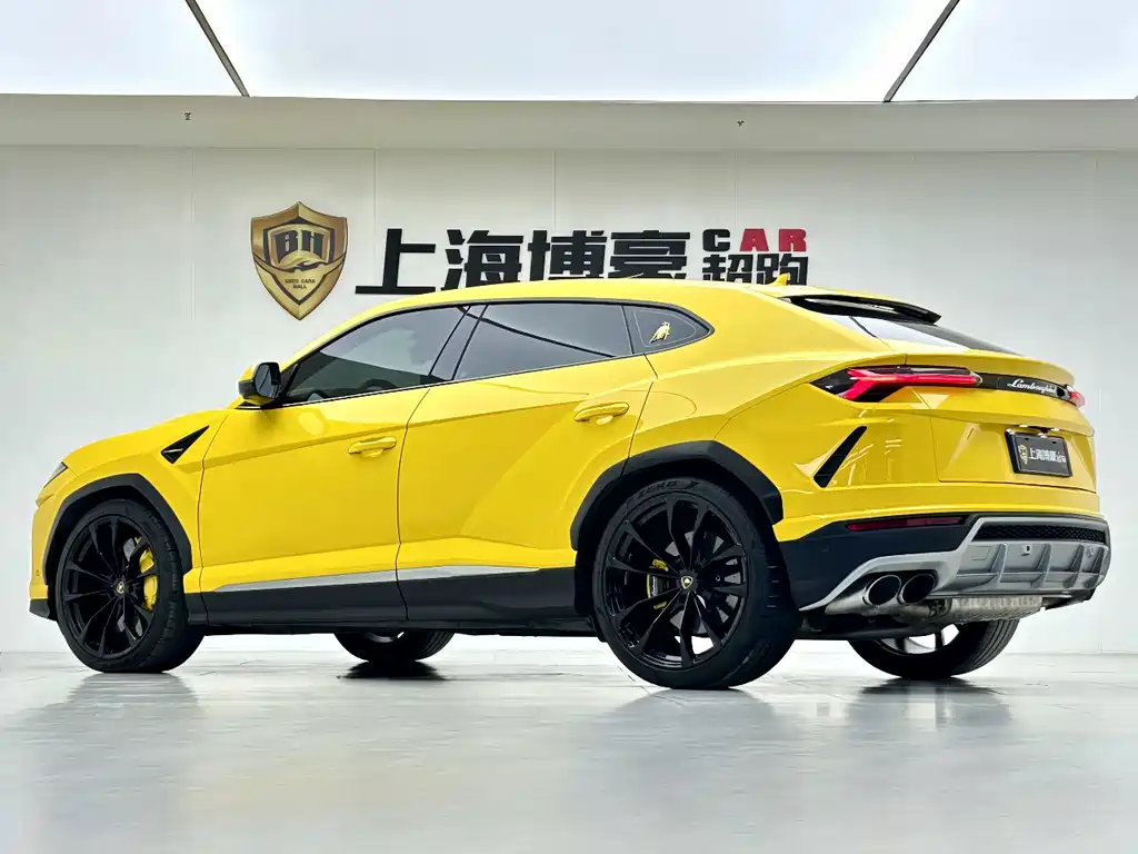 Lamborghini Urus 2019 — фото 10