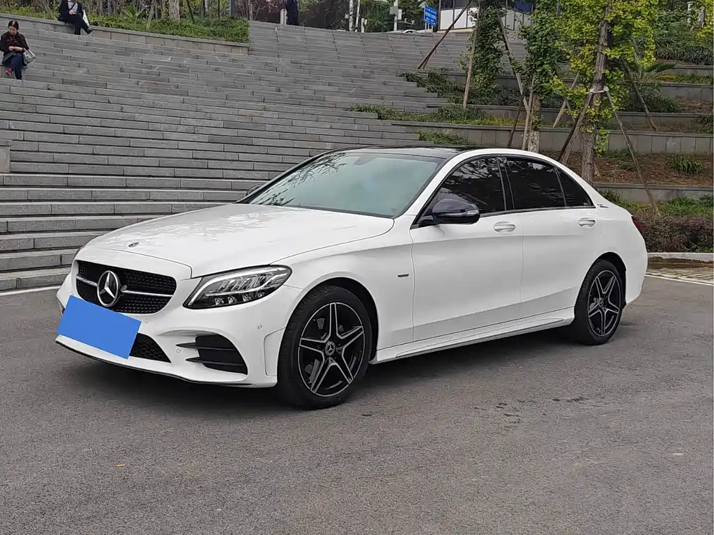 Mercedes-Benz C-Class 2021