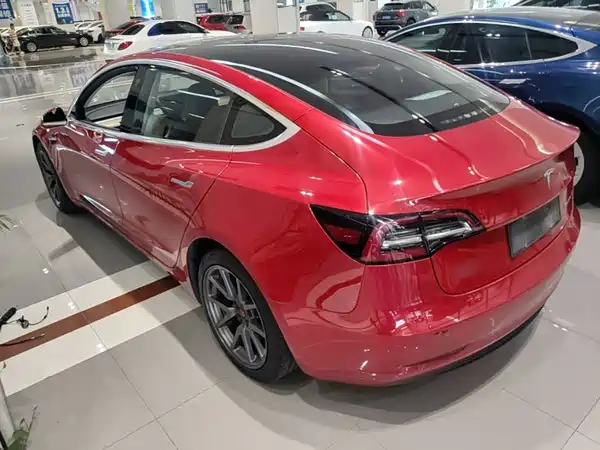 Tesla Model 3 2020