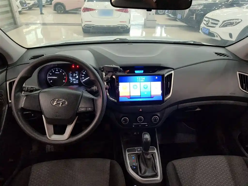 Hyundai ix25 2016 — фото 10