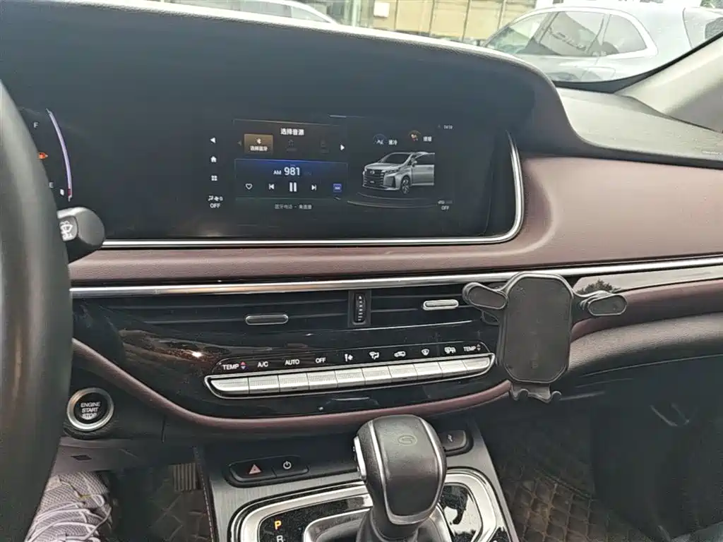 GAC Motor Trumpchi M6 2022 — фото 13