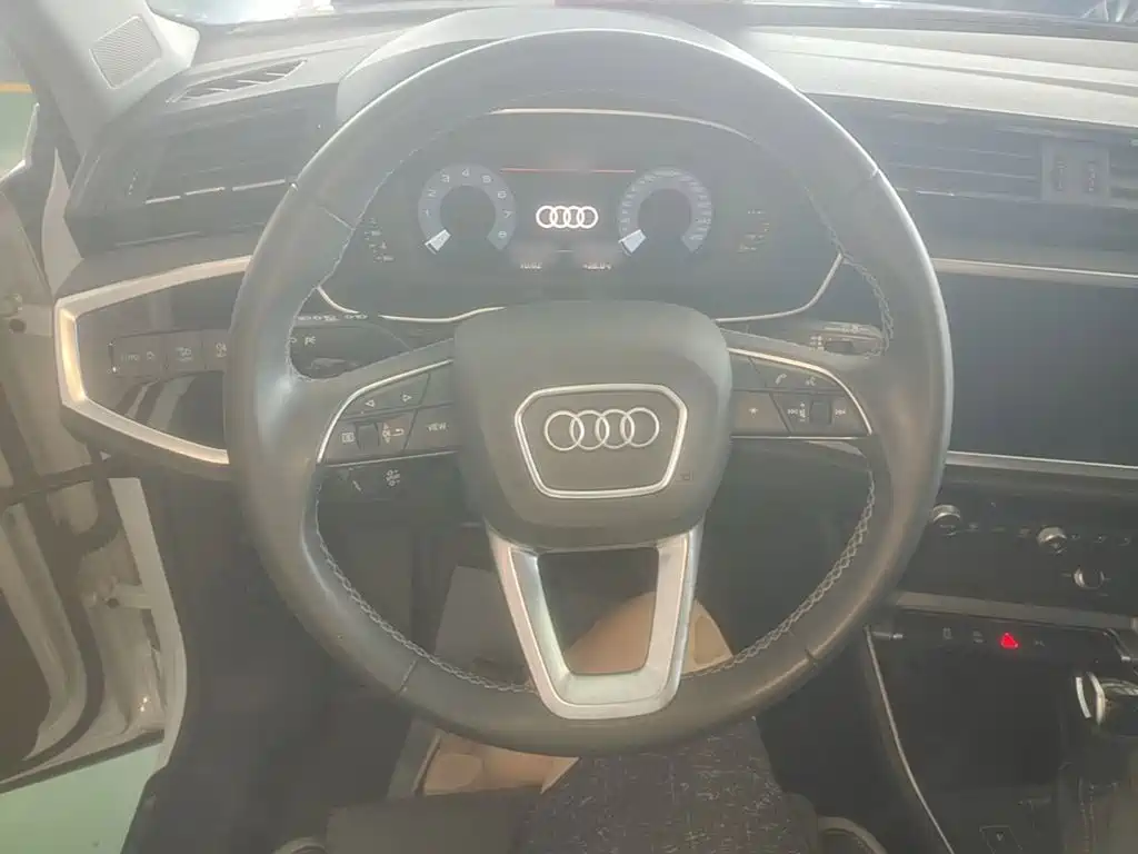 Audi Q3 2022 — фото 11