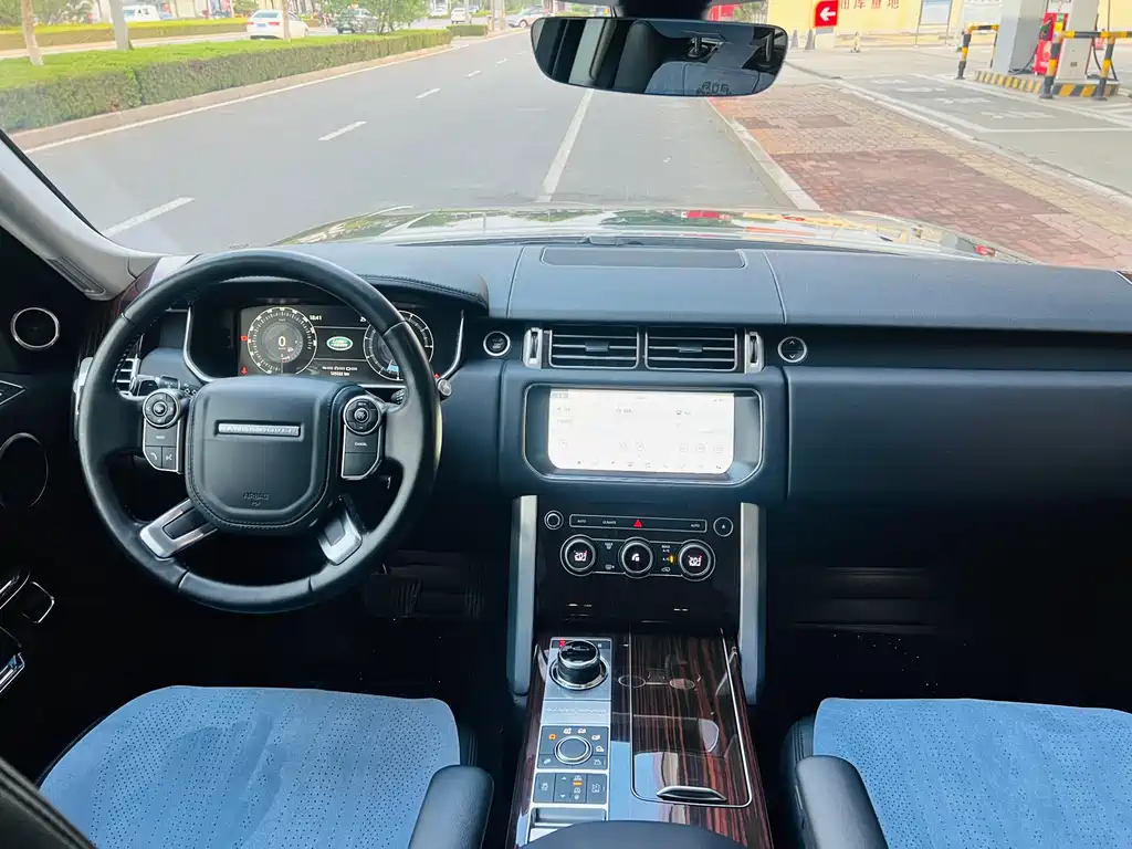 Land Rover Range Rover 2018 — фото 18