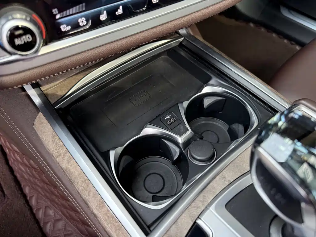 BMW 7 Series 2021 — фото 16