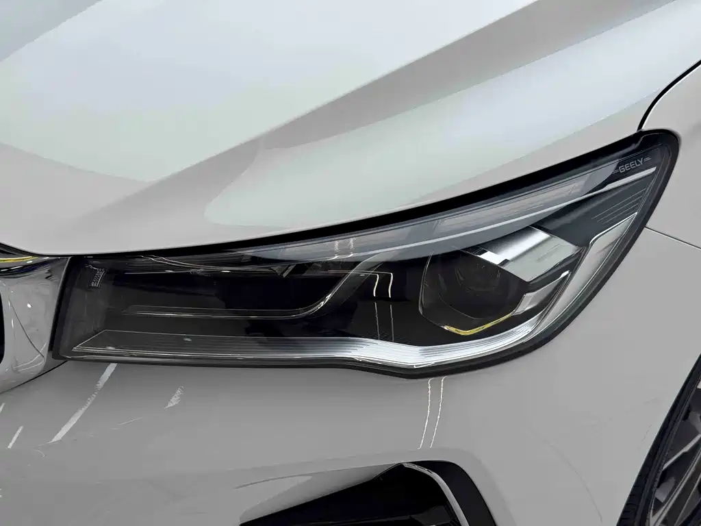 Geely Emgrand 2023