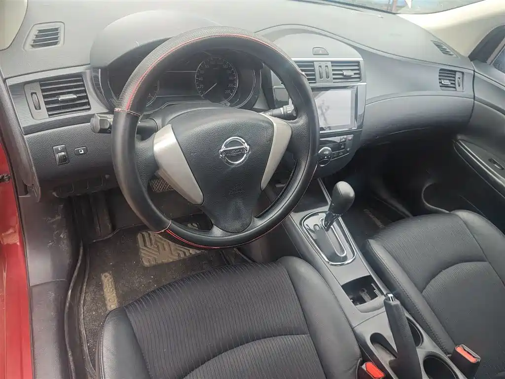 Nissan Tiida 2015 — фото 10