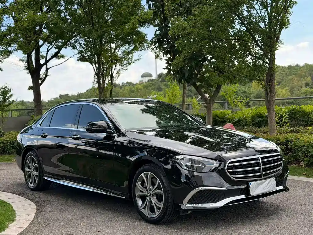 Mercedes-Benz E-Class 2022