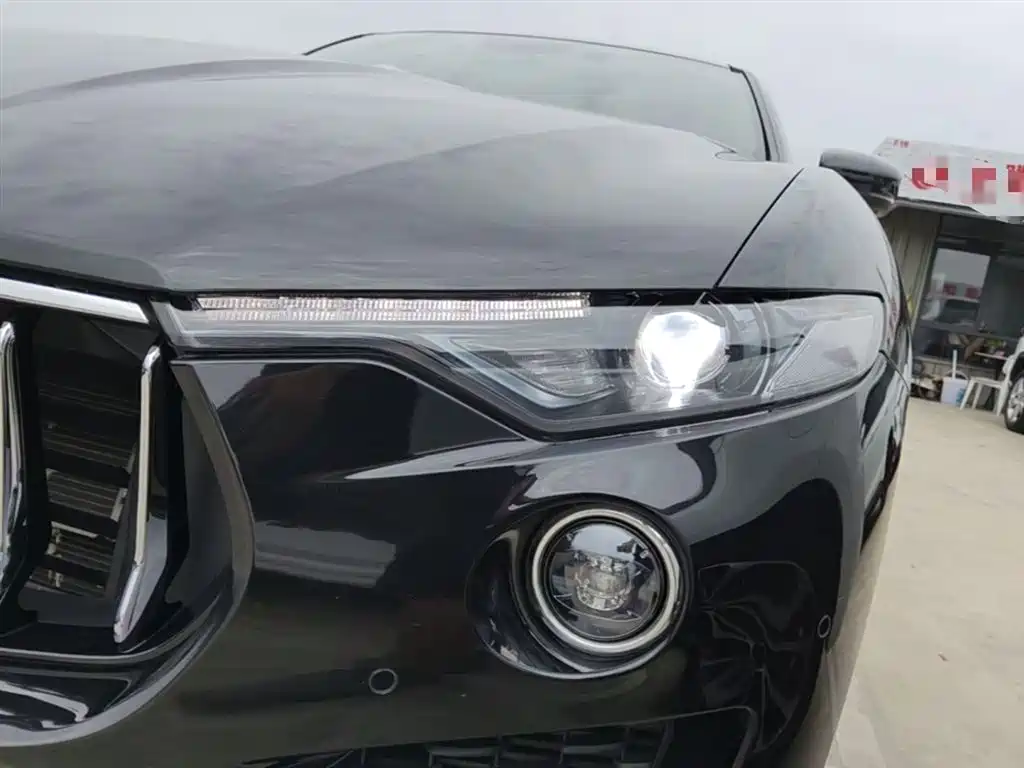 Maserati Levante 2021 — фото 24