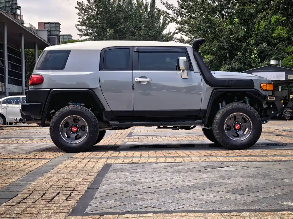 Toyota FJ Cruiser 2019 — фото 7