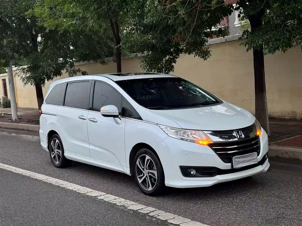 Honda Odyssey 2017 — фото 2