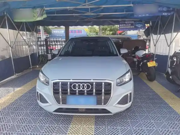 Audi Q2L 2023