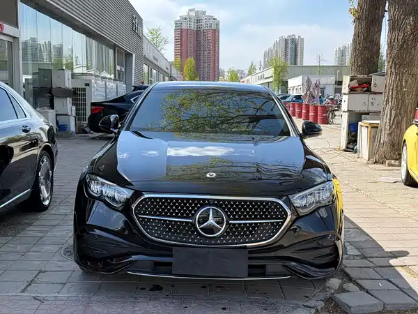 Mercedes-Benz E-Class 2024